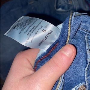 super comfortable especially if you like high waist Jean shorts.